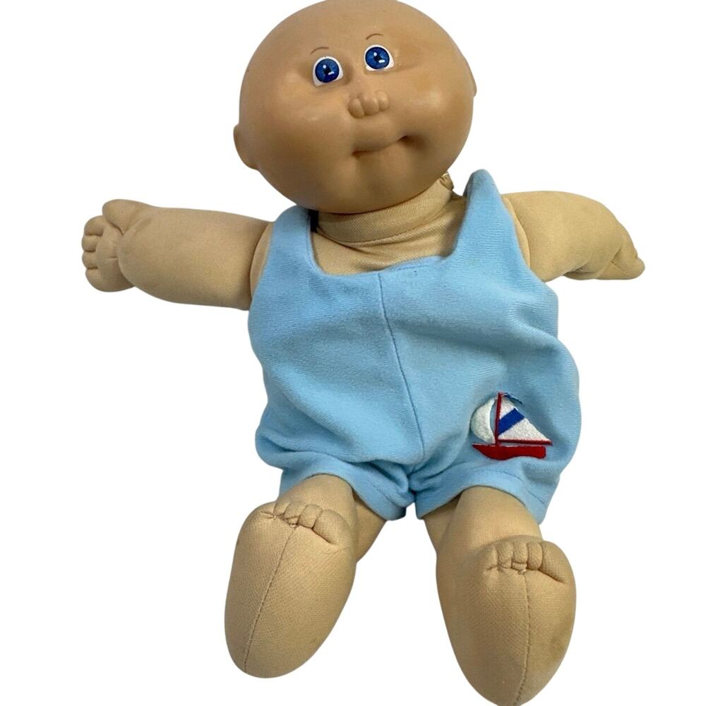Vintage Cabbage Patch Kid boy doll tag-date 1982 signed authentic bottom 1985